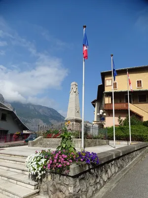 Monument aux Morts de Saint-Michel-de-Maurienne