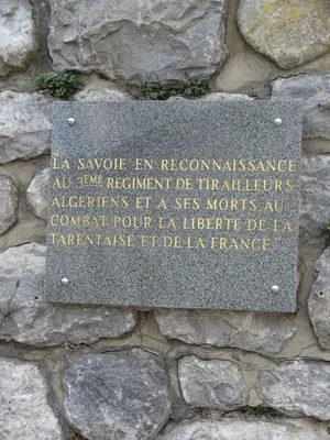 Plaque au 3ème régiment de tirailleurs Algériens à Bourg-Saint-Maurice
