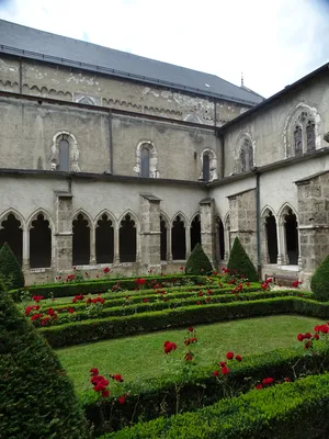 Cloître de la Cathédrale Saint-Jean à Saint-Jean-de-Maurienne