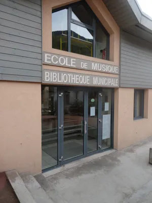 Bibliothèque Municipale de Bozel