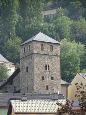Porte basse de la vieille ville de Saint-Michel-de-Maurienne