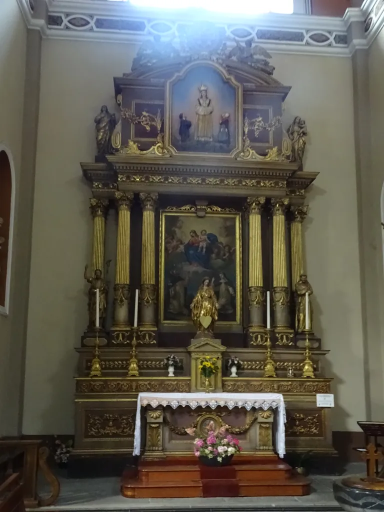 Autel du Rosaire dans l'Église Saint-Michel de Saint-Michel-de-Maurienne